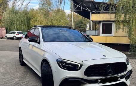 Mercedes-Benz E-Класс, 2021 год, 5 500 000 рублей, 1 фотография