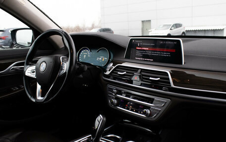 BMW 7 серия, 2018 год, 2 897 000 рублей, 9 фотография