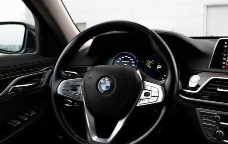 BMW 7 серия, 2018 год, 2 897 000 рублей, 14 фотография