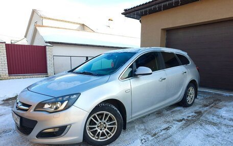 Opel Astra J, 2013 год, 870 000 рублей, 2 фотография