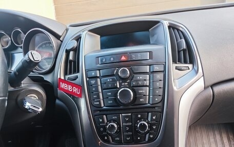 Opel Astra J, 2013 год, 870 000 рублей, 10 фотография