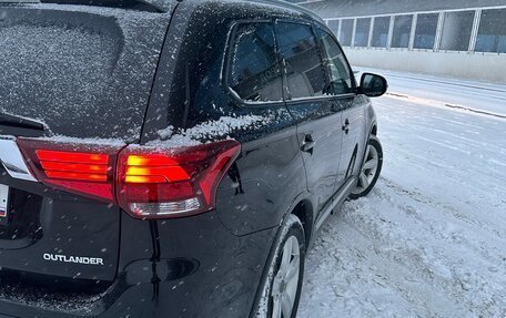 Mitsubishi Outlander III рестайлинг 3, 2015 год, 1 750 000 рублей, 5 фотография