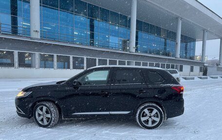 Mitsubishi Outlander III рестайлинг 3, 2015 год, 1 750 000 рублей, 9 фотография