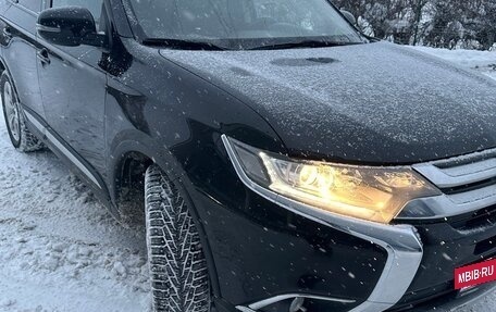 Mitsubishi Outlander III рестайлинг 3, 2015 год, 1 750 000 рублей, 3 фотография