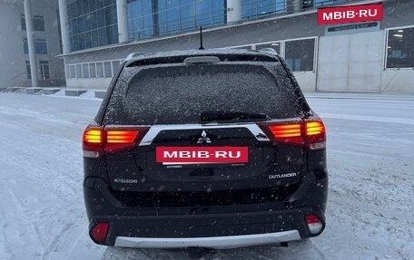 Mitsubishi Outlander III рестайлинг 3, 2015 год, 1 750 000 рублей, 7 фотография
