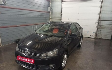 Volkswagen Polo VI (EU Market), 2013 год, 700 000 рублей, 2 фотография