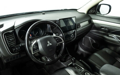 Mitsubishi Outlander III рестайлинг 3, 2013 год, 1 099 585 рублей, 11 фотография