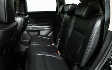 Mitsubishi Outlander III рестайлинг 3, 2013 год, 1 099 585 рублей, 10 фотография