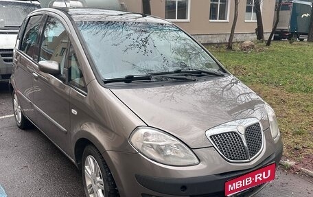 Lancia Musa I рестайлинг, 2005 год, 550 000 рублей, 1 фотография