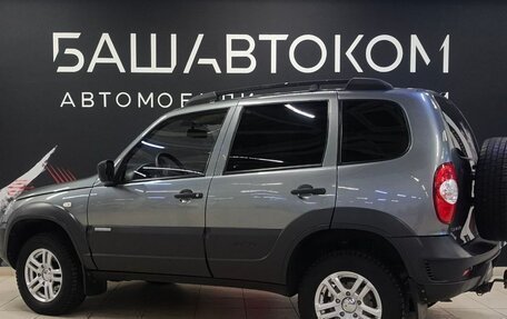Chevrolet Niva I рестайлинг, 2015 год, 670 000 рублей, 4 фотография