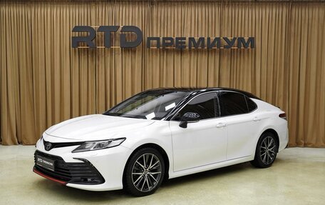 Toyota Camry, 2022 год, 3 290 000 рублей, 2 фотография
