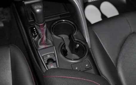 Toyota Camry, 2022 год, 3 290 000 рублей, 19 фотография