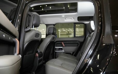 Land Rover Defender II, 2020 год, 5 300 000 рублей, 10 фотография