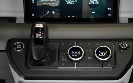 Land Rover Defender II, 2020 год, 5 300 000 рублей, 26 фотография