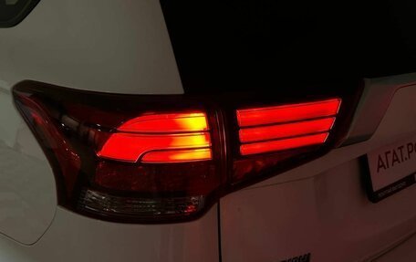 Mitsubishi Outlander III рестайлинг 3, 2016 год, 1 860 000 рублей, 20 фотография