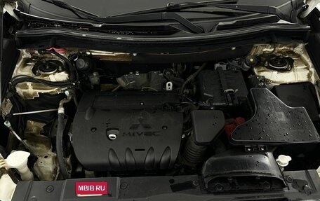 Mitsubishi Outlander III рестайлинг 3, 2016 год, 1 860 000 рублей, 19 фотография