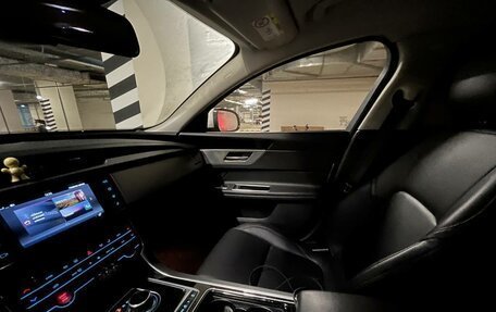 Jaguar XF II, 2016 год, 1 950 000 рублей, 7 фотография