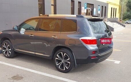 Toyota Highlander III, 2011 год, 2 850 000 рублей, 4 фотография