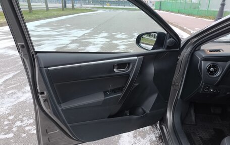 Toyota Corolla, 2018 год, 1 870 000 рублей, 10 фотография