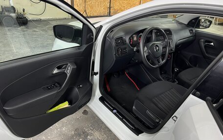 Volkswagen Polo VI (EU Market), 2017 год, 1 100 000 рублей, 14 фотография