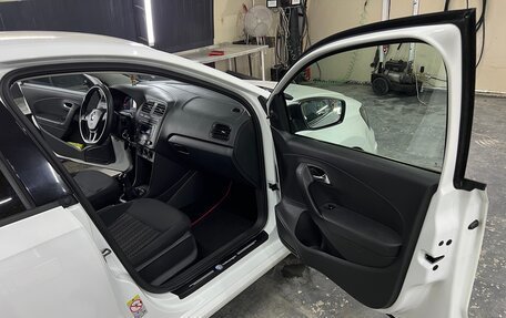 Volkswagen Polo VI (EU Market), 2017 год, 1 100 000 рублей, 20 фотография