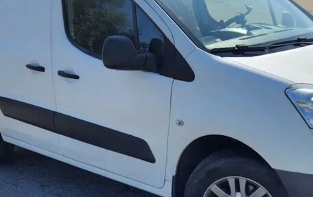 Peugeot Partner II рестайлинг 2, 2013 год, 800 000 рублей, 3 фотография