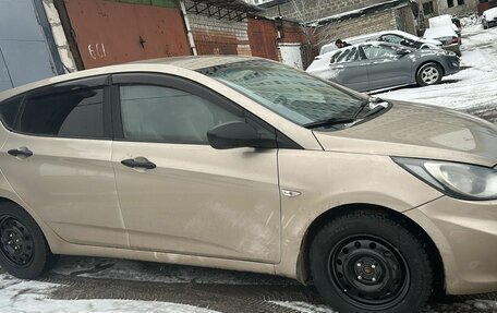 Hyundai Solaris II рестайлинг, 2011 год, 600 000 рублей, 3 фотография