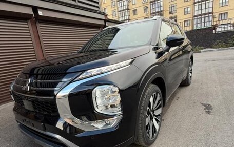 Mitsubishi Outlander, 2025 год, 5 000 000 рублей, 2 фотография