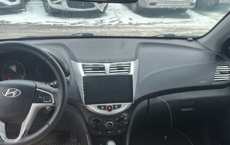 Hyundai Solaris II рестайлинг, 2011 год, 600 000 рублей, 7 фотография