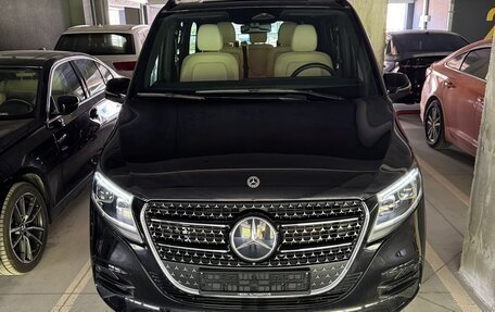 Mercedes-Benz V-Класс, 2024 год, 11 200 000 рублей, 14 фотография
