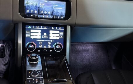 Land Rover Range Rover IV рестайлинг, 2017 год, 6 950 000 рублей, 10 фотография