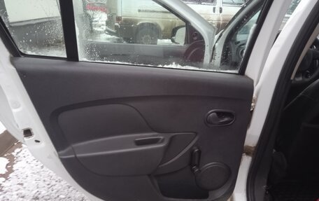 Renault Logan II, 2016 год, 290 000 рублей, 10 фотография