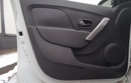 Renault Logan II, 2016 год, 290 000 рублей, 9 фотография