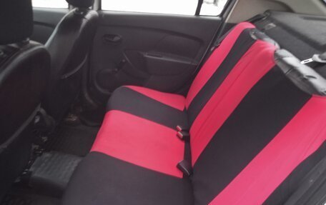 Renault Logan II, 2016 год, 290 000 рублей, 12 фотография