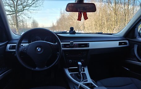 BMW 3 серия, 2010 год, 600 000 рублей, 8 фотография