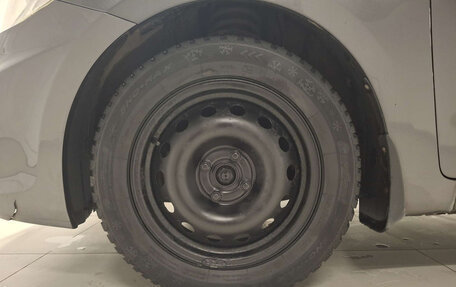 Hyundai Solaris II рестайлинг, 2013 год, 869 000 рублей, 18 фотография