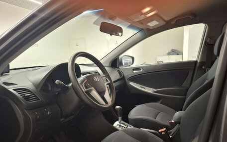 Hyundai Solaris II рестайлинг, 2013 год, 869 000 рублей, 16 фотография