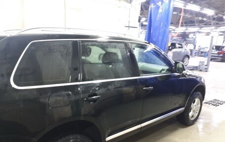 Volkswagen Touareg III, 2007 год, 1 600 000 рублей, 2 фотография