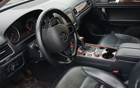 Volkswagen Touareg III, 2011 год, 2 000 000 рублей, 8 фотография