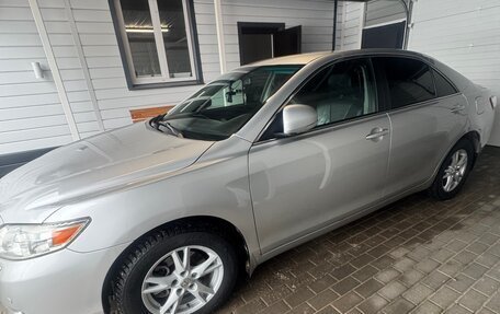 Toyota Camry, 2011 год, 1 350 000 рублей, 2 фотография