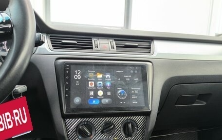 Skoda Rapid I, 2018 год, 990 000 рублей, 12 фотография