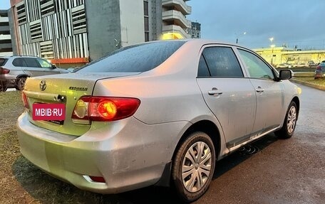 Toyota Corolla, 2011 год, 690 000 рублей, 3 фотография