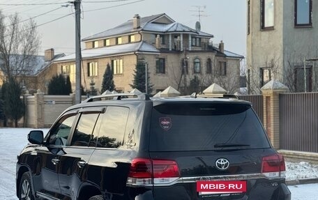 Toyota Land Cruiser 200, 2017 год, 7 200 000 рублей, 3 фотография