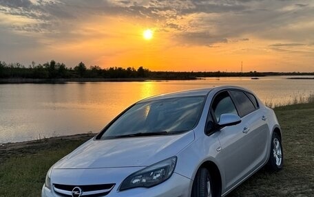 Opel Astra J, 2014 год, 900 000 рублей, 7 фотография