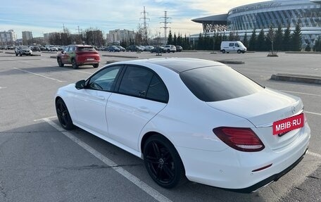 Mercedes-Benz E-Класс, 2017 год, 3 900 000 рублей, 4 фотография