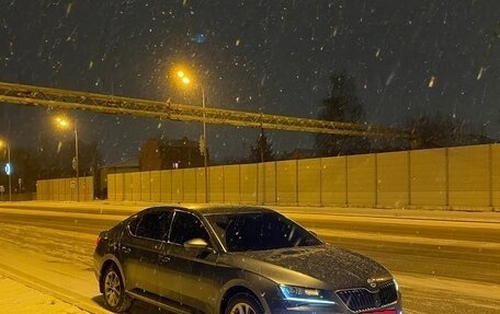 Skoda Superb III рестайлинг, 2018 год, 1 750 000 рублей, 1 фотография