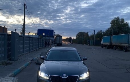 Skoda Superb III рестайлинг, 2018 год, 1 750 000 рублей, 3 фотография
