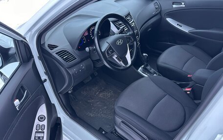 Hyundai Solaris II рестайлинг, 2015 год, 1 150 000 рублей, 18 фотография