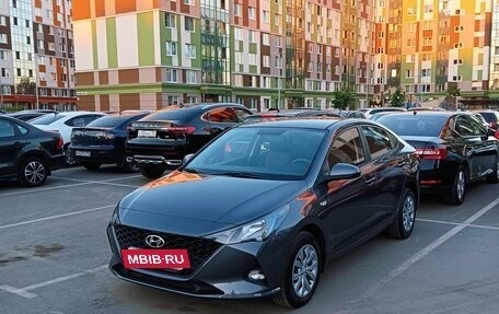 Hyundai Solaris II рестайлинг, 2021 год, 1 850 000 рублей, 3 фотография