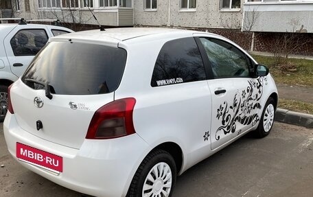 Toyota Yaris III рестайлинг, 2008 год, 350 000 рублей, 2 фотография